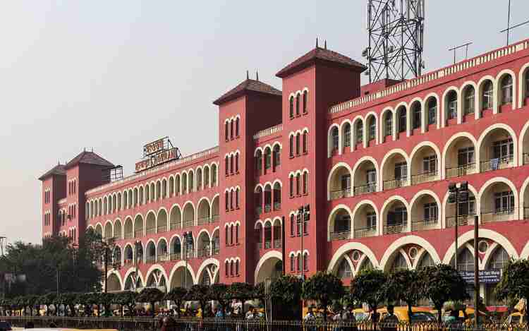 Largest Railway Station in India: Howrah Junction Railway Station