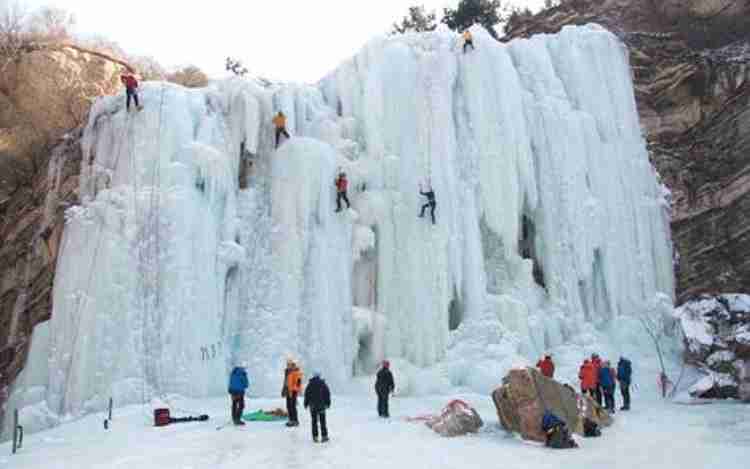 Taoyuan Xiangu — Ice Climbing & Ice Camping